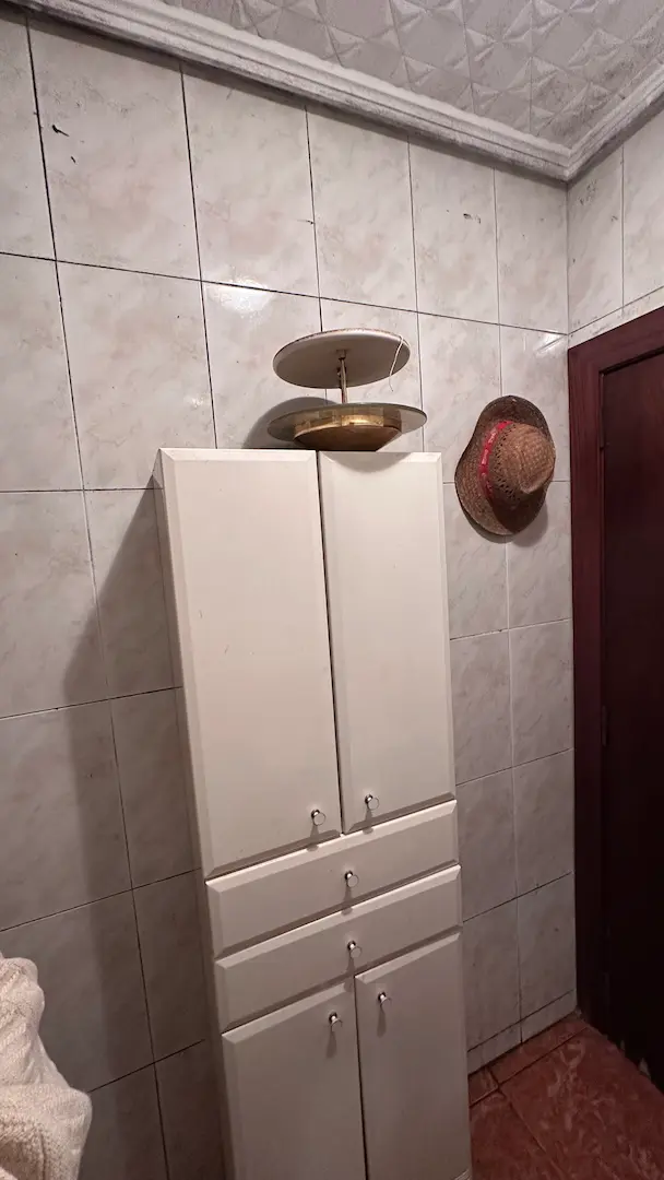 Baño original antes de la reforma en Delicias